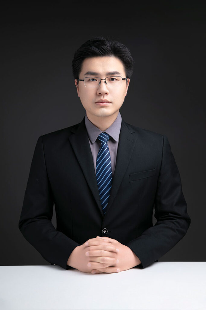 张林森律师曾就职于北京市中银（上海）律师事务所，现为上海文飞永律师事务所合伙人律师。